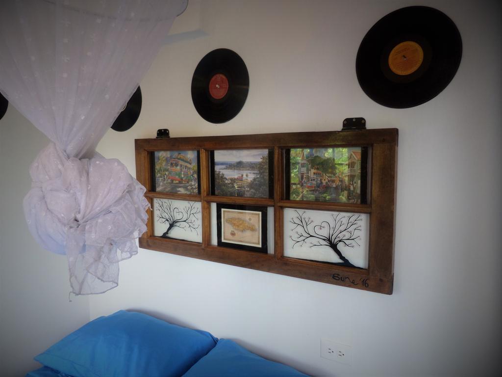 La Familia Guest House And Natural Farm Πορτ Αντόνιο Εξωτερικό φωτογραφία